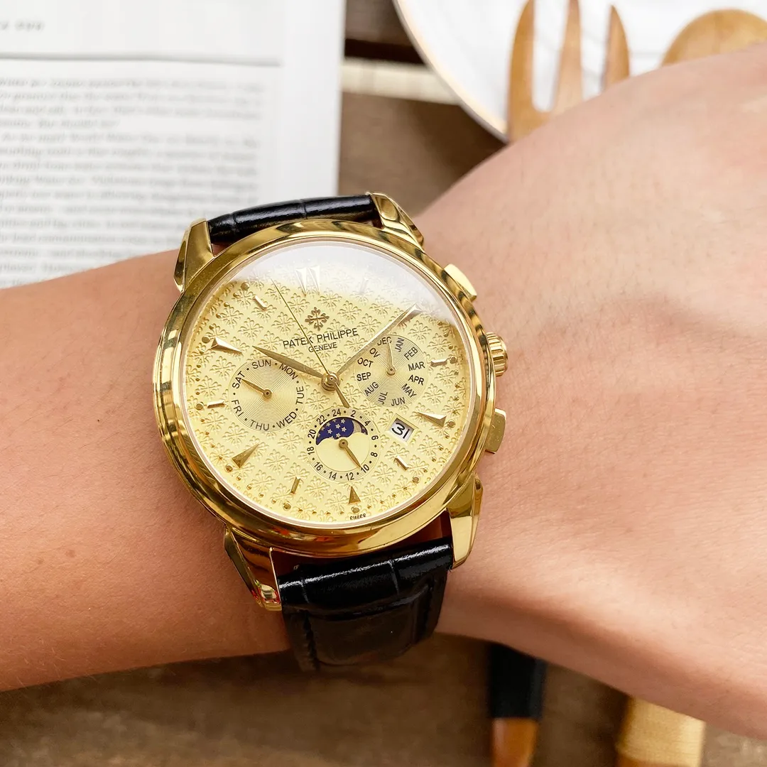 💎 The latest PP style Patek Philippe is equipped with imported 9100 multi-function movement (zero repair) function (24 hours, day of the week, stars, month) imported 316 fine steel! Paired with Italian imported calfskin! Original pin buckle! Size 42mm. Wear-resistant and scratch-resistant sapphire glass! Super waterproof to 50 meters! Simple but not simple! Patek Philippe, you deserve it.